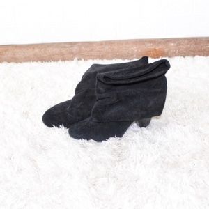 Steve Madden black boots faux suede